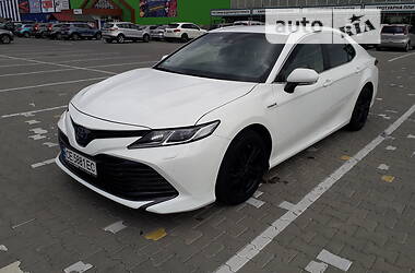 Седан Toyota Camry 2019 в Черновцах