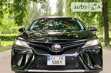 Седан Toyota Camry 2019 в 