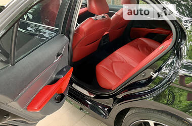 Седан Toyota Camry 2019 в 