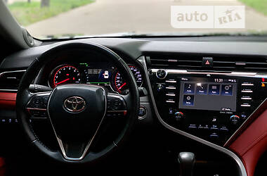Седан Toyota Camry 2019 в 