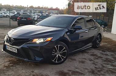 Седан Toyota Camry 2017 в 
