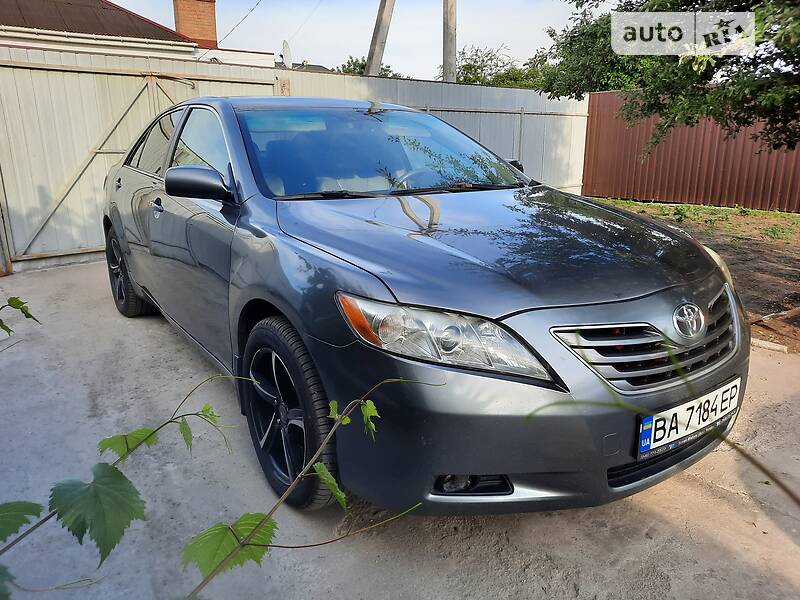 Седан Toyota Camry 2006 в Кропивницком