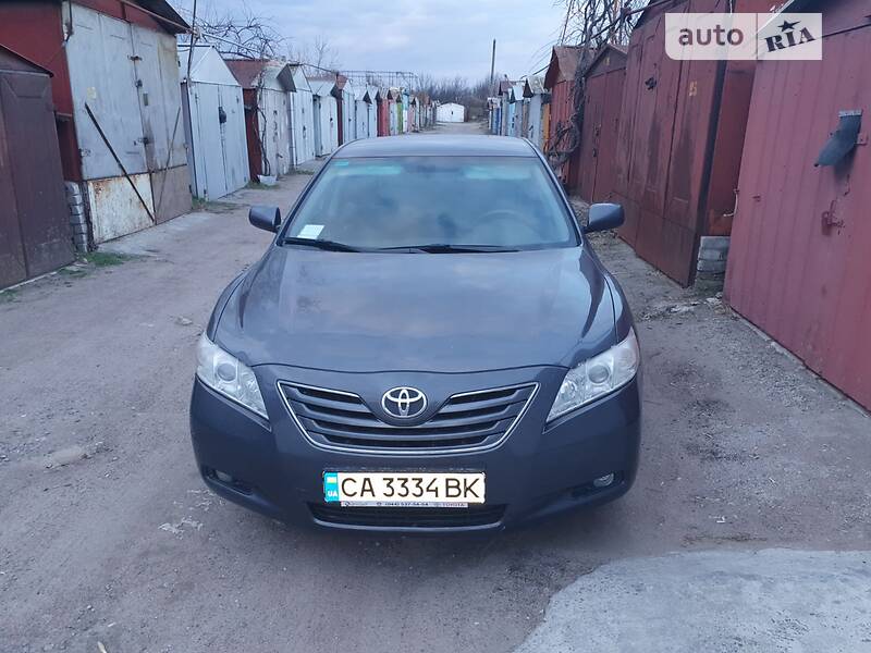 Седан Toyota Camry 2006 в Черкассах