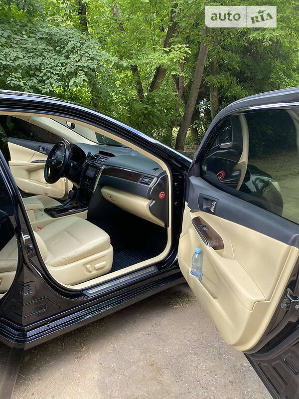 Седан Toyota Camry 2016 в Львові