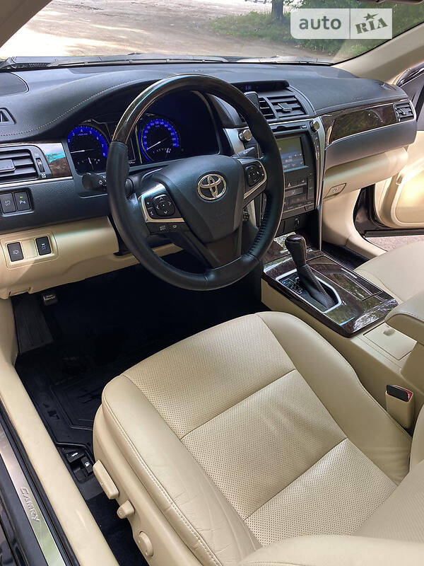 Седан Toyota Camry 2016 в Львові