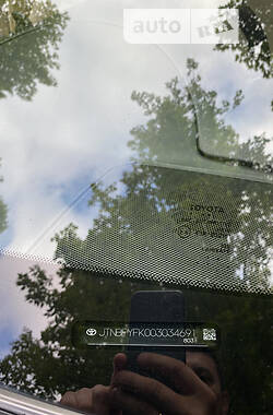 Седан Toyota Camry 2016 в Львові