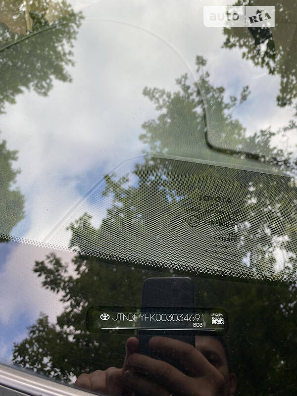 Седан Toyota Camry 2016 в Львові