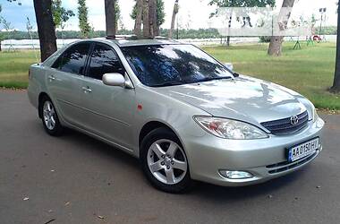 Седан Toyota Camry 2004 в Киеве