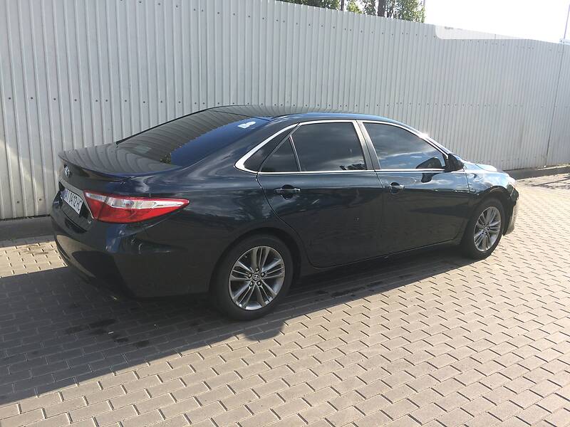 Седан Toyota Camry 2016 в Києві