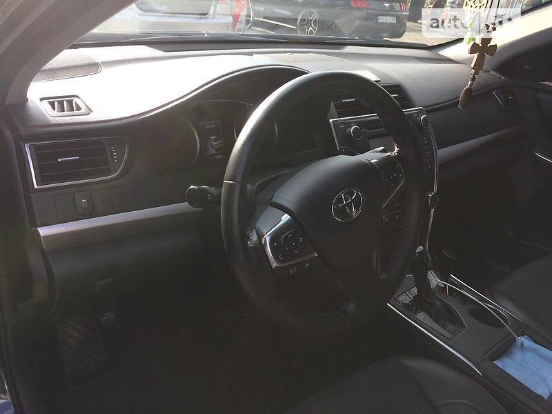 Седан Toyota Camry 2016 в Києві
