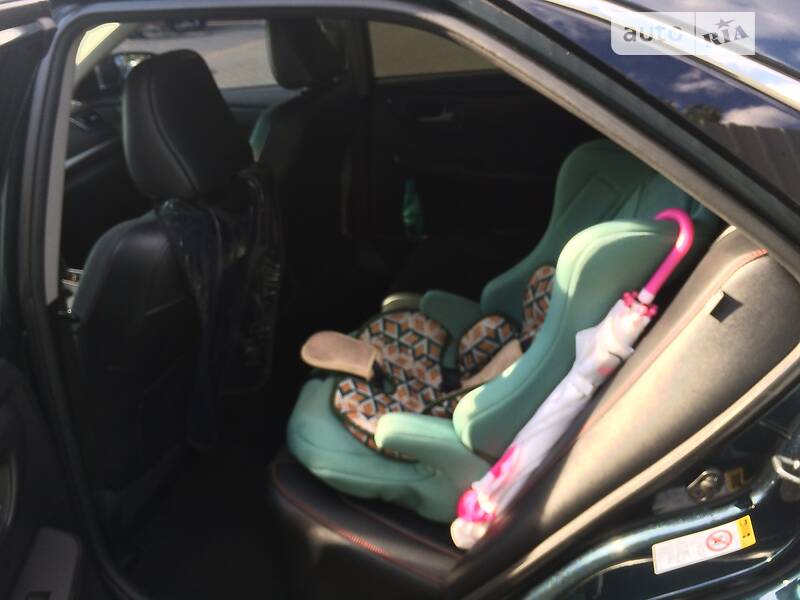 Седан Toyota Camry 2016 в Києві