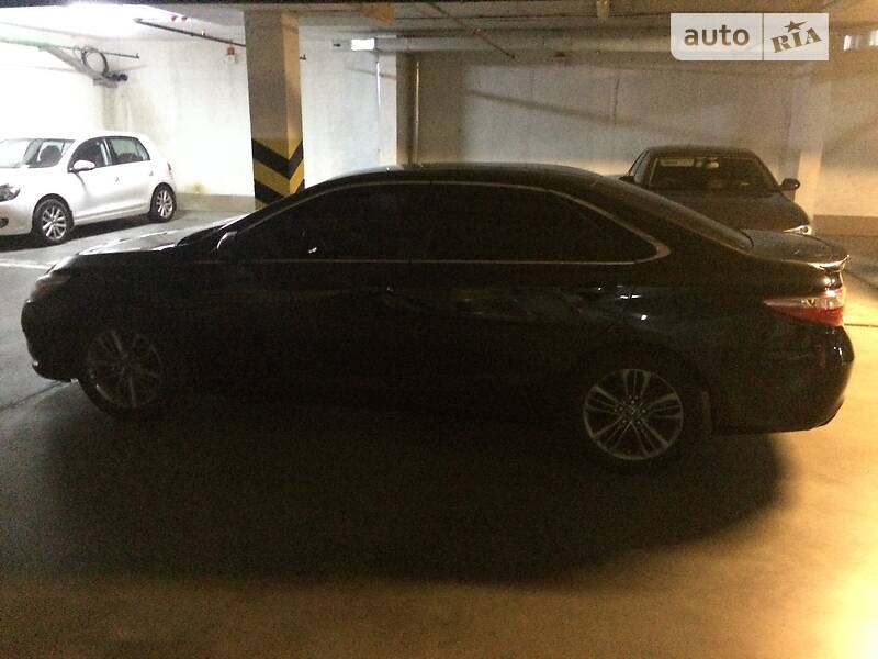 Седан Toyota Camry 2016 в Києві