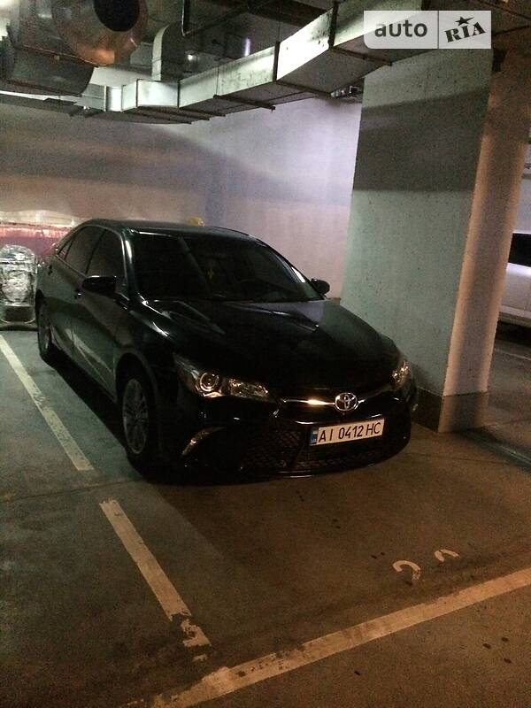 Седан Toyota Camry 2016 в Києві