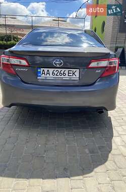 Седан Toyota Camry 2014 в Тернополе