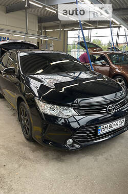 Седан Toyota Camry 2017 в Сумах