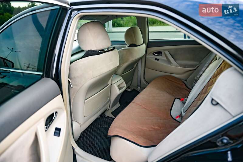 Седан Toyota Camry 2006 в Сумах