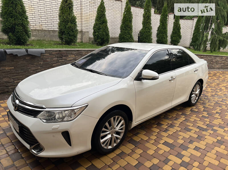 Седан Toyota Camry 2015 в 