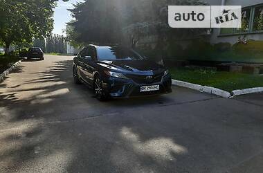Седан Toyota Camry 2019 в 