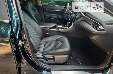 Седан Toyota Camry 2019 в 