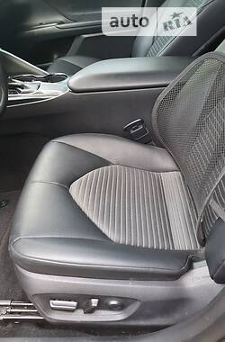 Седан Toyota Camry 2019 в 