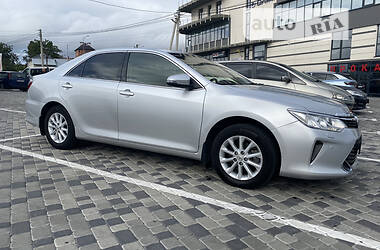 Седан Toyota Camry 2016 в Львове