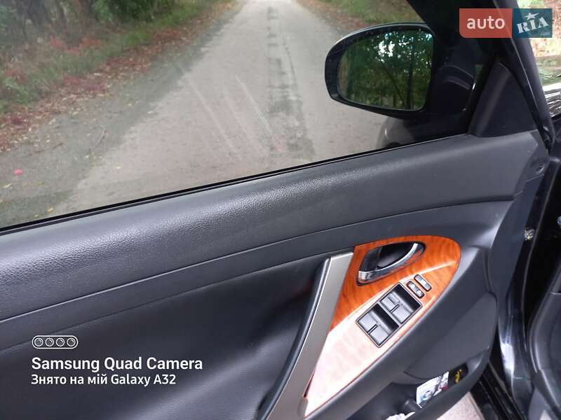 Седан Toyota Camry 2009 в Коростені