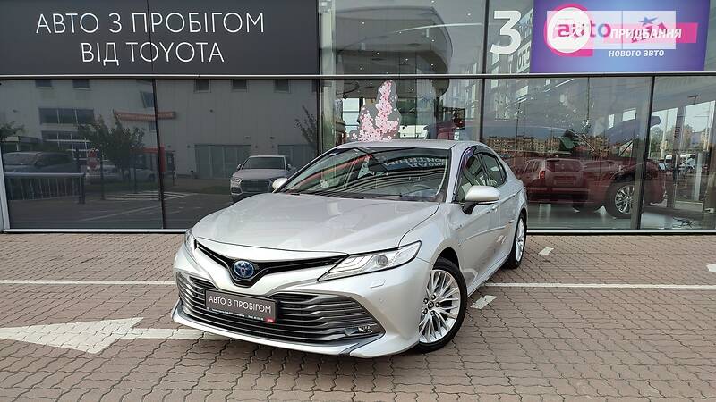 Седан Toyota Camry 2019 в Києві