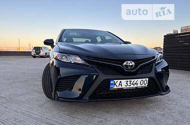 Седан Toyota Camry 2018 в 