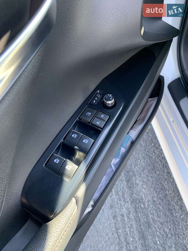 Седан Toyota Camry 2020 в Кривому Розі