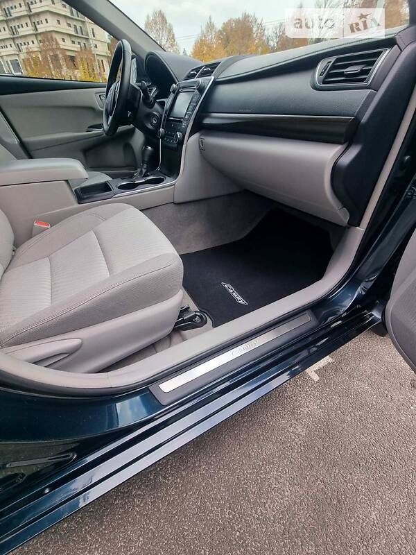 Седан Toyota Camry 2016 в Харкові