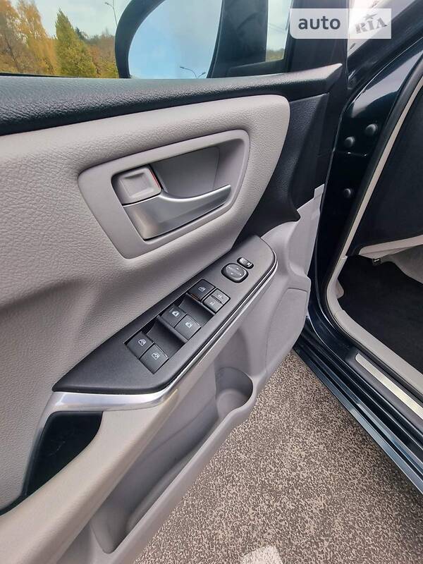 Седан Toyota Camry 2016 в Харкові