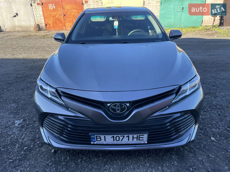 Седан Toyota Camry 2018 в Кривому Розі