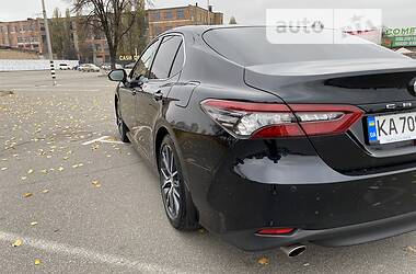 Седан Toyota Camry 2021 в 