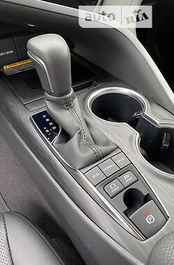 Седан Toyota Camry 2021 в 