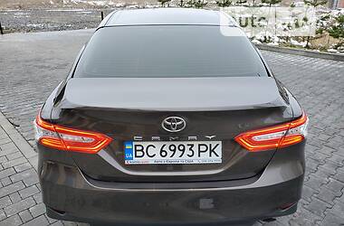 Седан Toyota Camry 2018 в Хмельницком