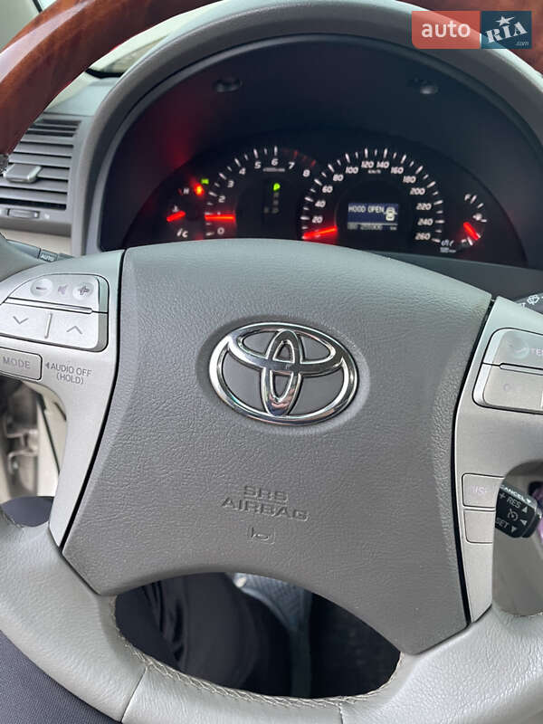 Седан Toyota Camry 2008 в Николаеве