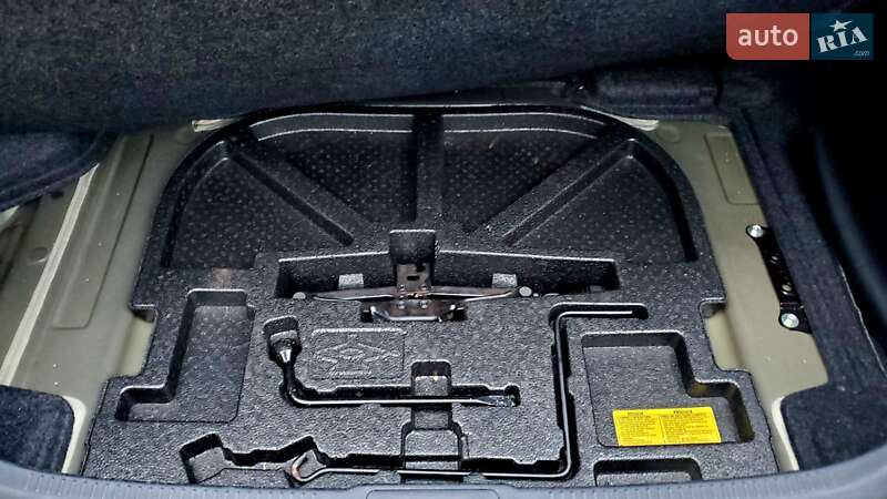 Седан Toyota Camry 2015 в Харкові