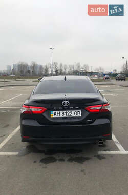 Седан Toyota Camry 2020 в Києві