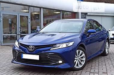 Седан Toyota Camry 2018 в Дніпрі