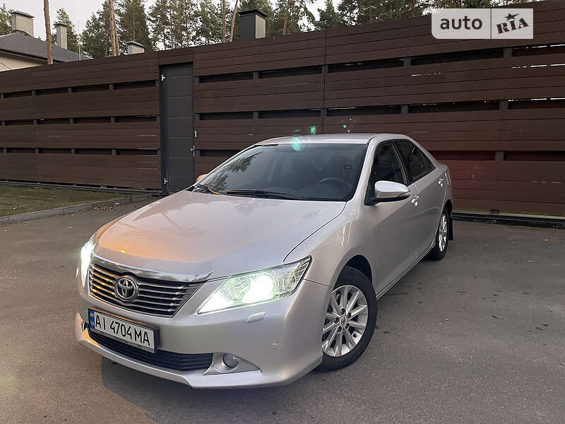 Седан Toyota Camry 2011 в Киеве