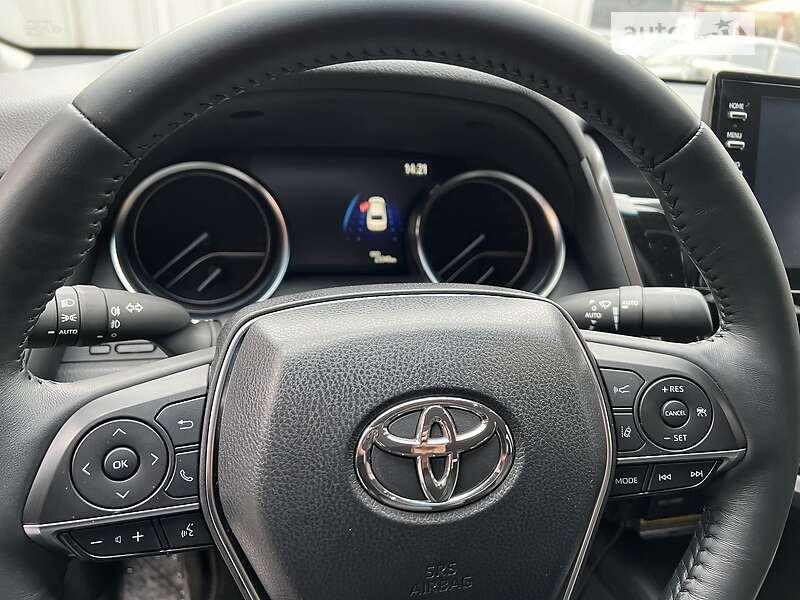 Седан Toyota Camry 2021 в Киеве