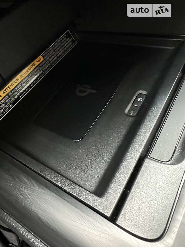 Седан Toyota Camry 2021 в Киеве