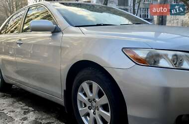 Седан Toyota Camry 2006 в Днепре