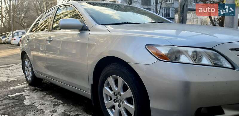 Седан Toyota Camry 2006 в Днепре