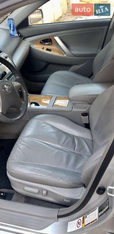 Седан Toyota Camry 2006 в Днепре