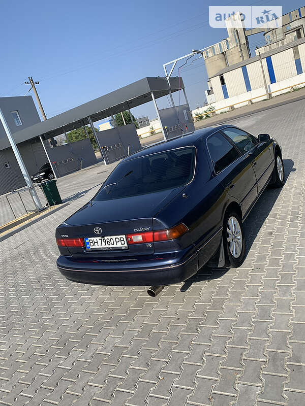 Седан Toyota Camry 1997 в Одессе