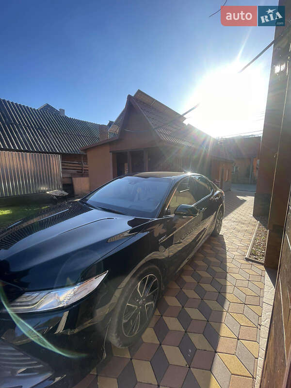 Седан Toyota Camry 2019 в Тячеве