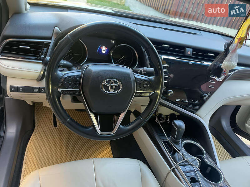 Седан Toyota Camry 2019 в Тячеве