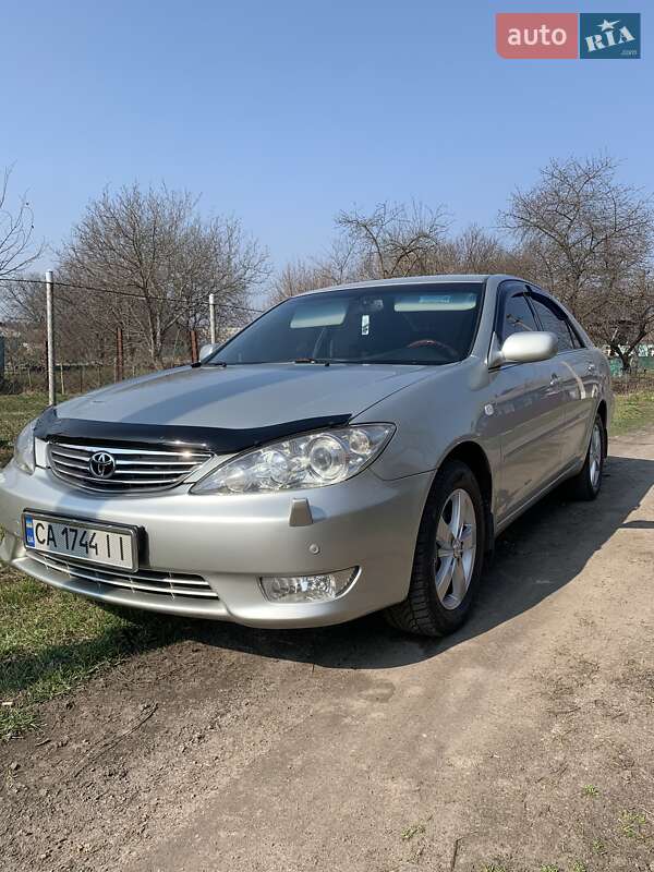 Седан Toyota Camry 2005 в Гайвороні