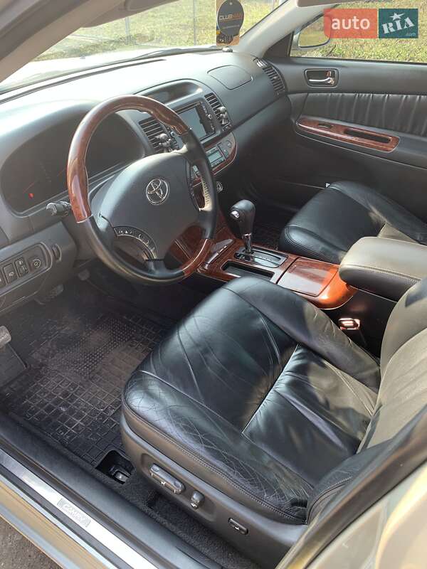 Седан Toyota Camry 2005 в Гайвороні